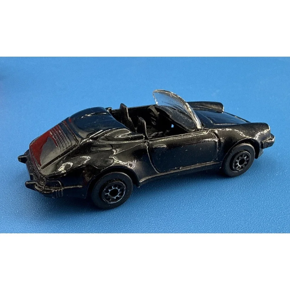 Maisto‎ Porsche 911 Speedster Convertible Black Diecast Car Loose